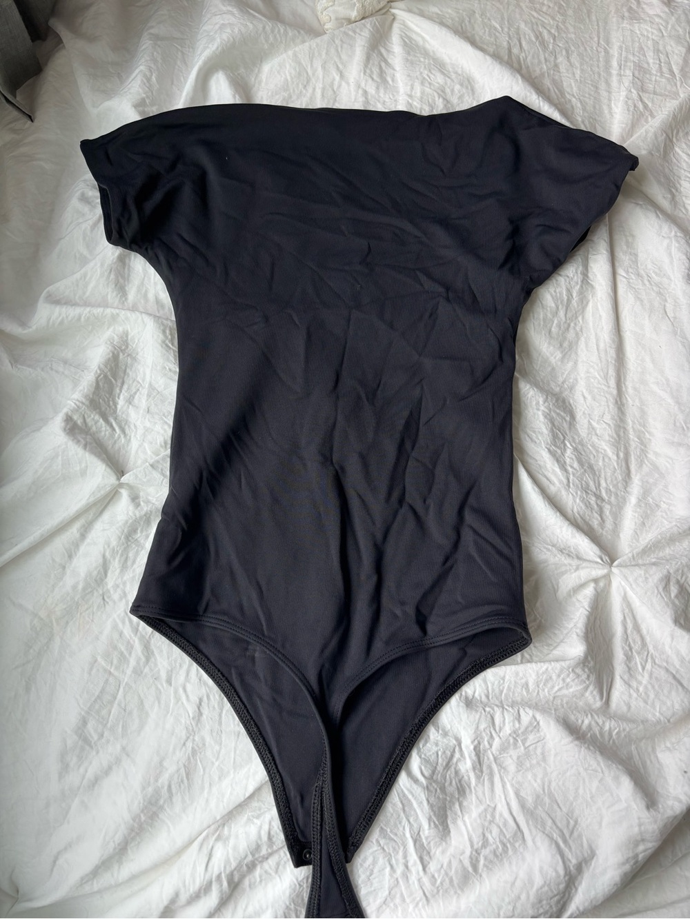 Babaton Noir Scoop Neck Short Sleeve Bodysuit - Picture 2 of 2